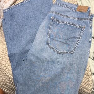 AE Low Rise Skater Jean